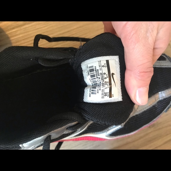 New nike shoes!!! - Picture 3 of 4